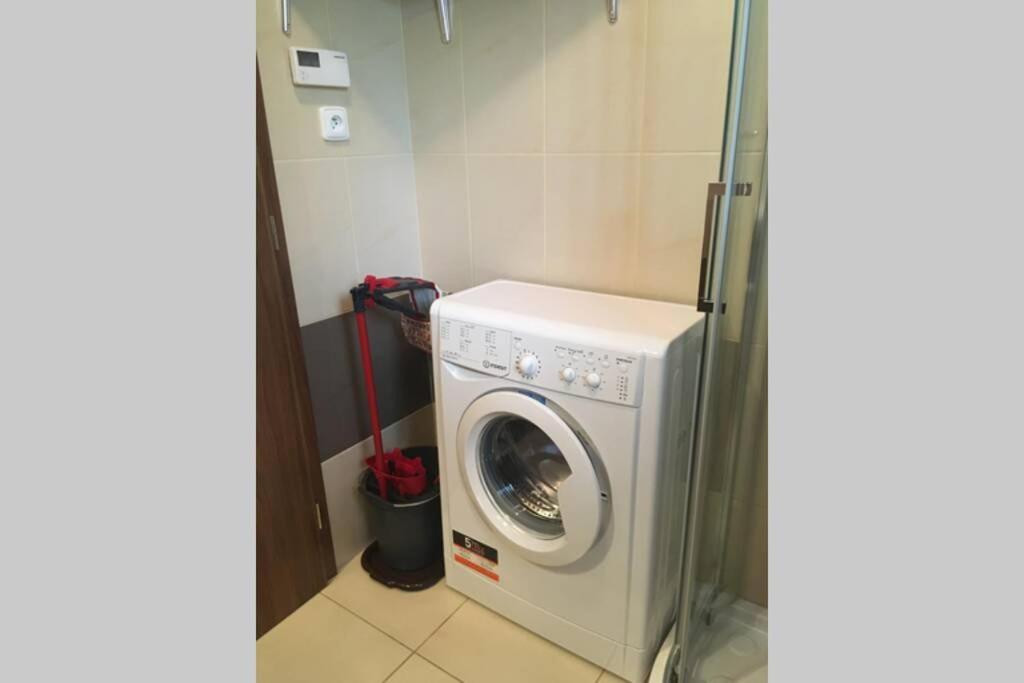Prijemny Apartman Krovi V Rodinnem Domku Se Sdilenym Bazenem, Terasou A Zahradou Extérieur photo