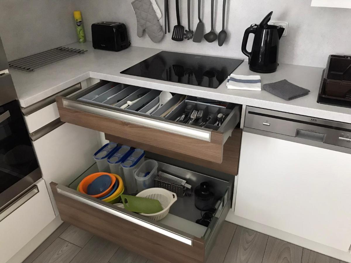 Prijemny Apartman Krovi V Rodinnem Domku Se Sdilenym Bazenem, Terasou A Zahradou Extérieur photo